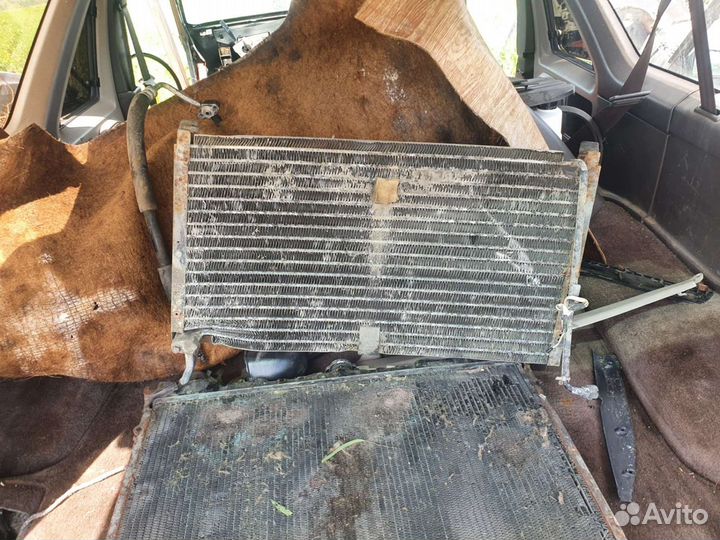 Радиатор охлаждения кондиционера Nissan Terrano 21