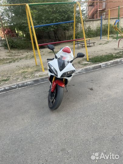 Yamaha R1