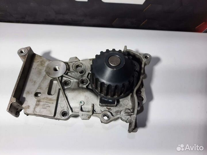 Насос водяной (помпа) Renault Logan 2 1,4
