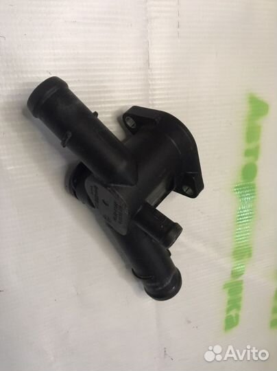 Фланц(тройник)системы охлаждения volkswagen golf 4