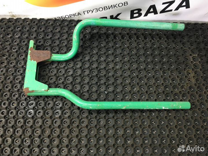 Кронштейн крыла левый Volvo FH