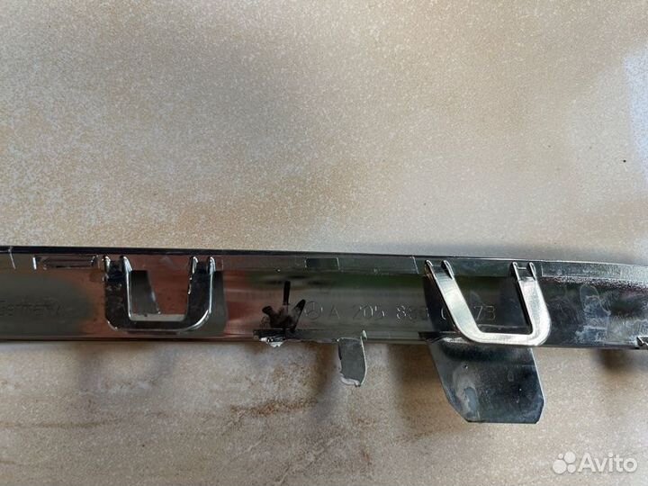 Молдинг решетки радиатора правый Mercedes C Class