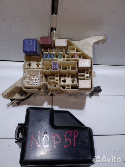 Блок предохранителей toyota probox NCP50V 2NZ-FE