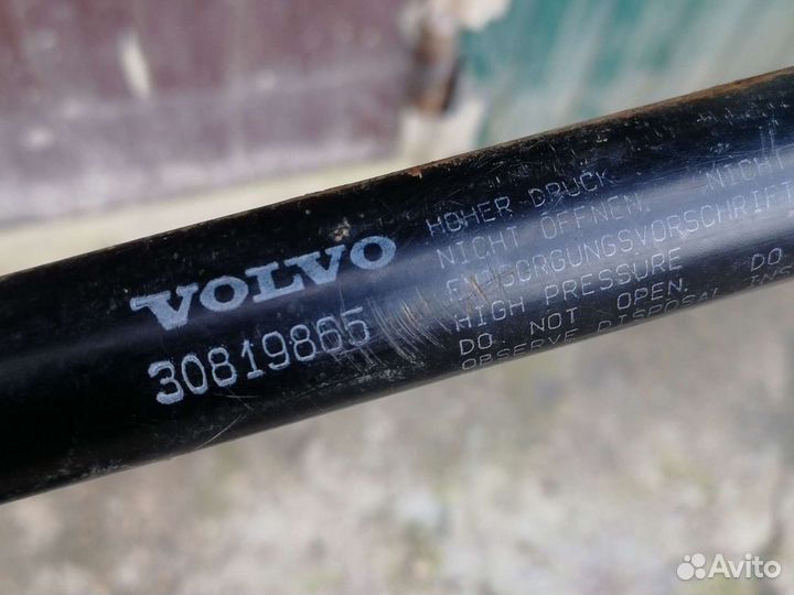 Амортизатор капота вольво volvo s40