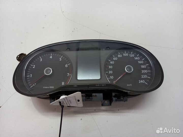 VW Polo (MK5) V Панель приборов