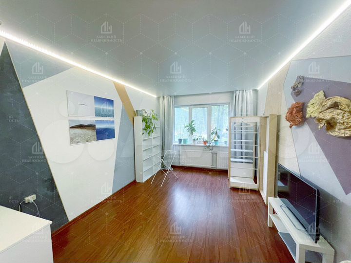 2-к. квартира, 54,7 м², 1/12 эт.