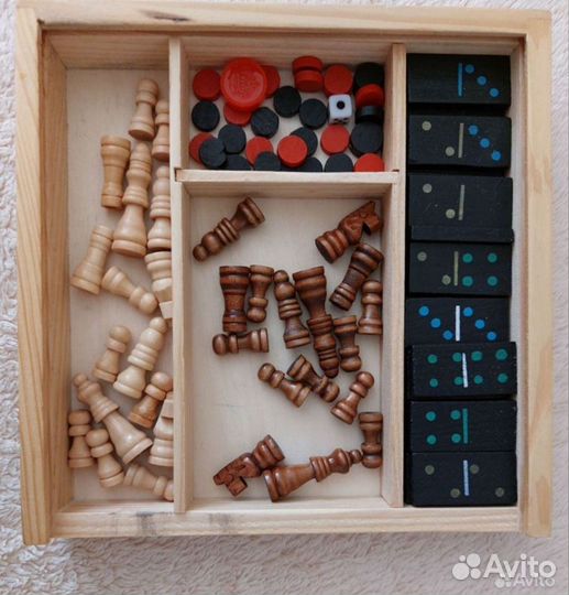 Шашки,шахматы,нарды,домино.Четыре игры в наборе