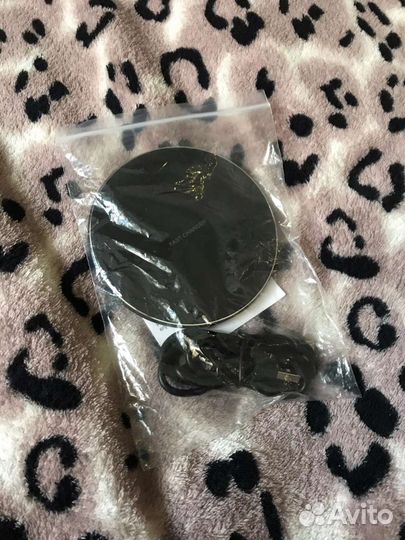 Беспроводная зарядка для Apple, Samsung и др