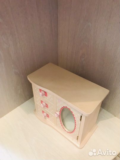 Шкафчик для украшений и мелочевки