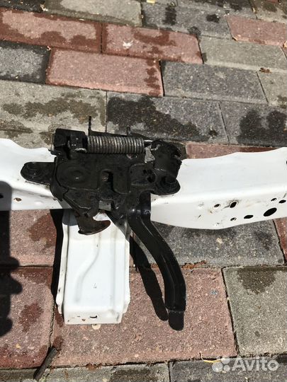 Toyota verso 2013-2017 замок капота и автогудок