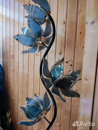 Lotus Flower ретро требует починки