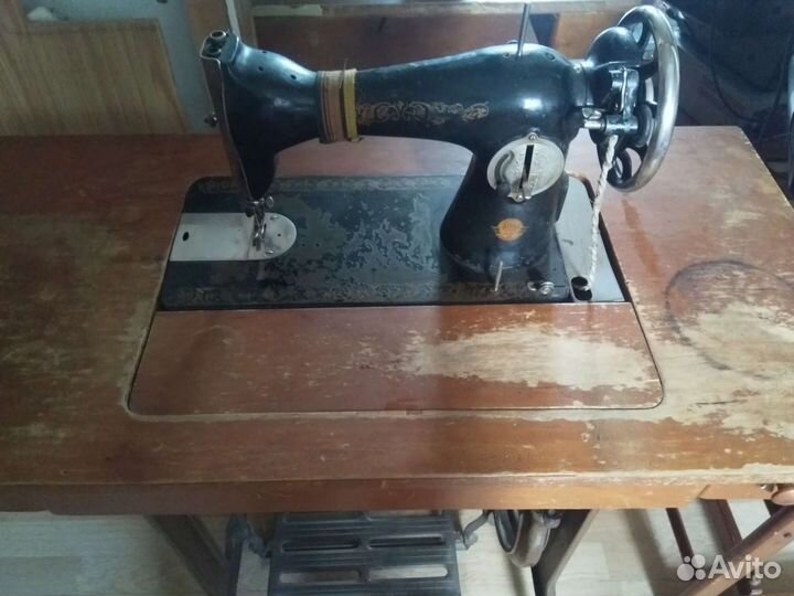 Швейная машина ножная