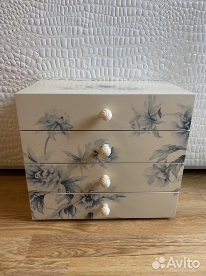 Коробка для очков Camilla белая с пионами