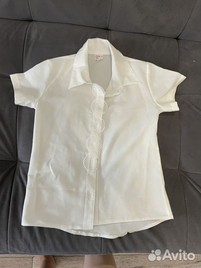 Белые школьные блузки