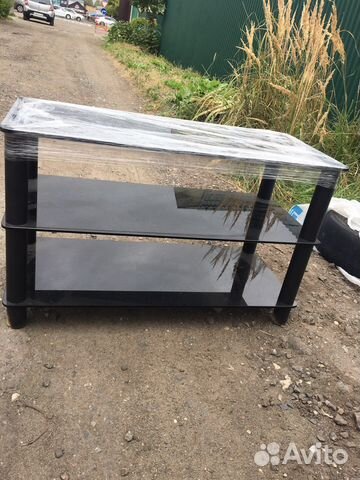 Стеклянная тумба под тв