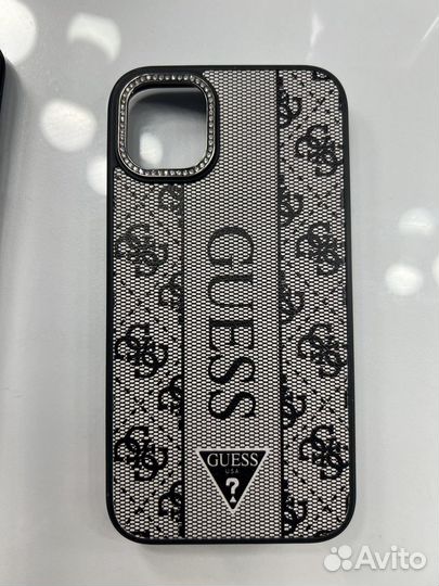 Чехол Guess и чехол книжка LV на iPhone 11