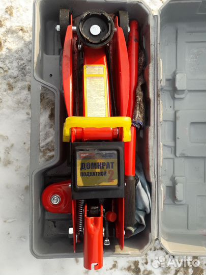 Домкрат гидравлический 2т