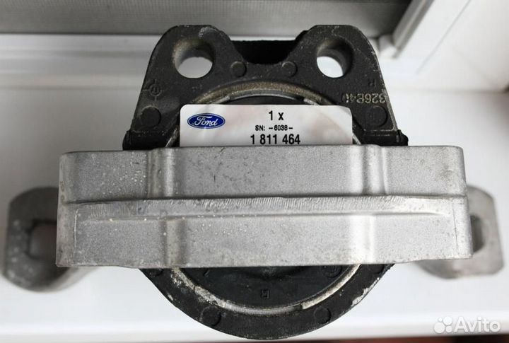 Ford 1811464 Подушка двс перед прав