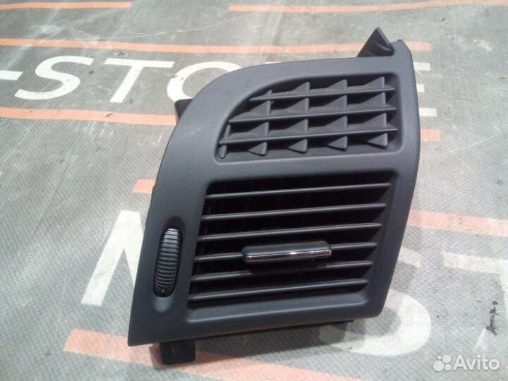 Дефлектор воздушный правый Mercedes-Benz E-Class