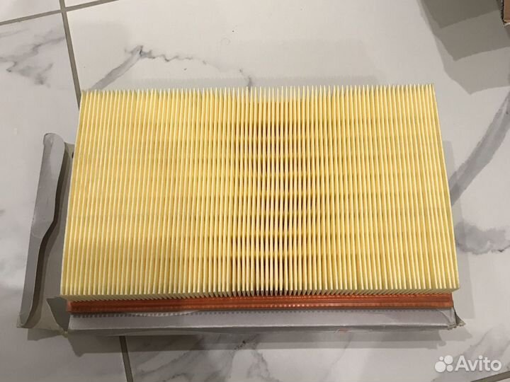 Воздушный фильтр Mersedes W124 E-classe