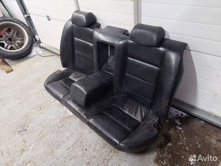 Бмв е34 задний диван,черная кожа