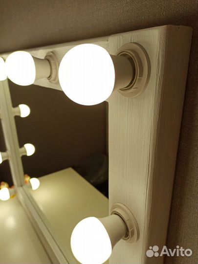 Зеркало с лампами,доставка