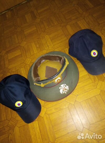 Головные уборы военные