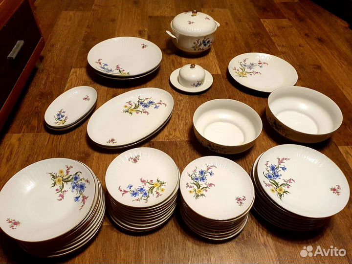 Сервиз фарфоровой столовой посуды гдр