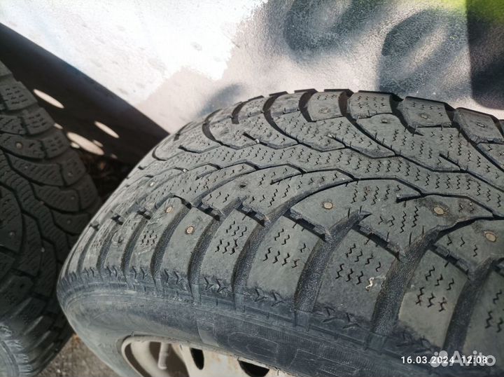 Диски с резиной pirelli 185/55 р15 зимняя шипы