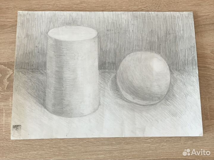 Рисунок: цилиндр и шар в разных цветах