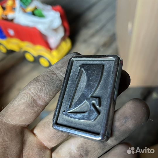 Эмблема значок ваз 2109