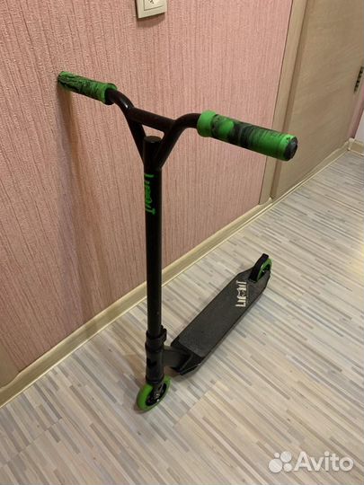 Трюковой самокат парк limit