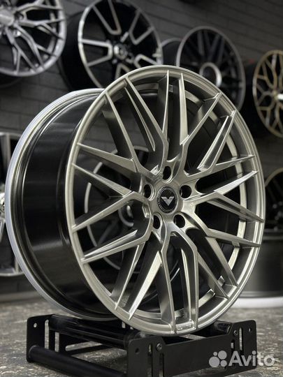 Литые диски R20 на Toyota Lexus
