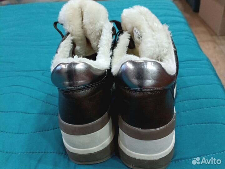 Кроссовки зимние женские 38 размер новые