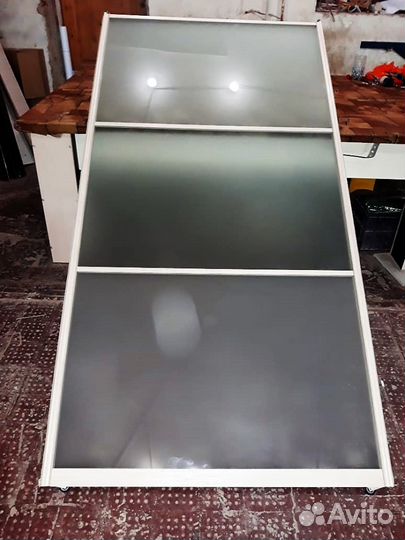 Двери купе в белом профиле с матовым стеклом