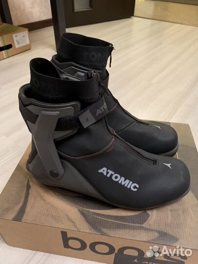 Лыжные ботинки коньковые 42 размер Atomic pro s2
