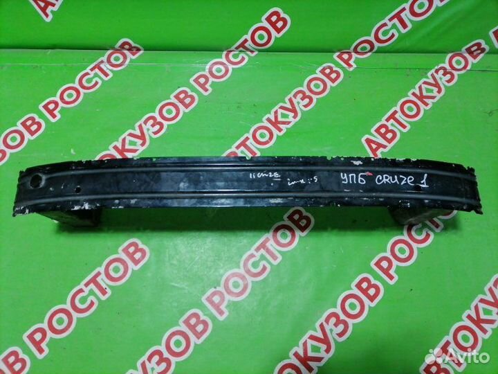 Усилитель переднего бампера Opel Astra J 2009-2016