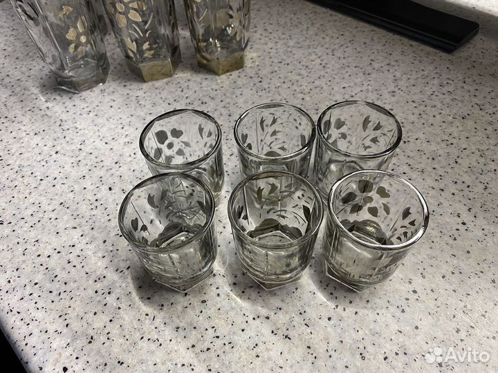 Набор стопок и стаканов