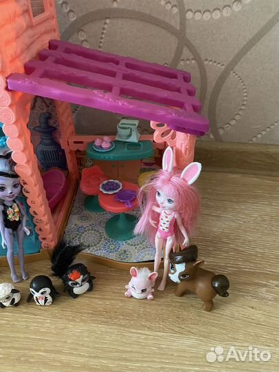 Дом с рогами и куклы этхетчемлс