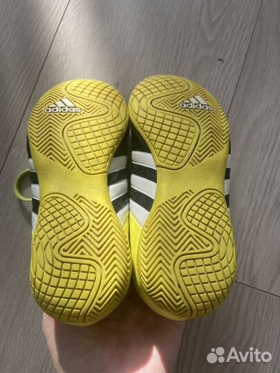 Футзалки adidas