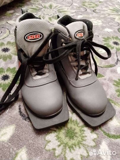 Лыжные ботинки