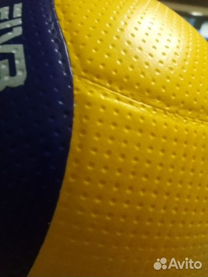 Волейбольный мяч mikasa v200w