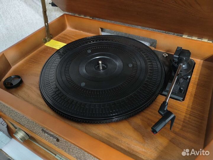 Виниловый проигрыватель Lenco TCD-2550