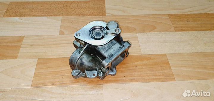 Насос водяной (помпа) BMW E87
