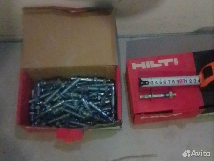 Анкерный болт хилти