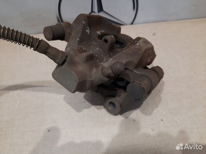 Суппорт задний левый Mercedes E250 C207 271.860