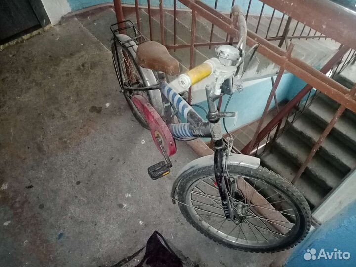 Продам велосипед подростковый надо обслужить