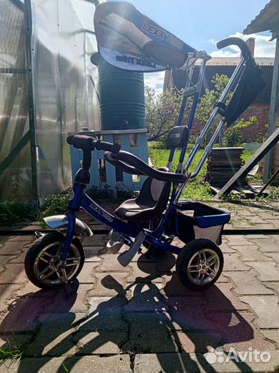 Трехколесный велосипед