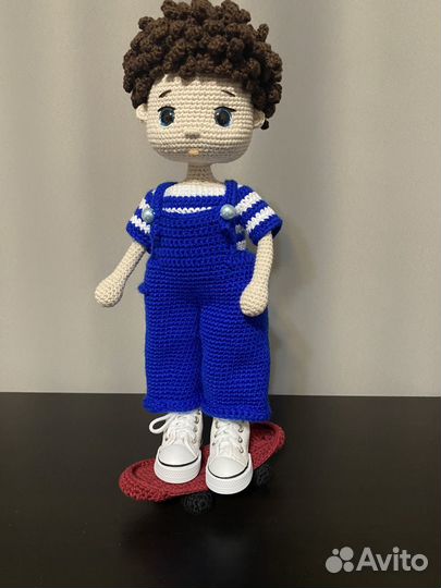 Кукла вязанная ручной работы