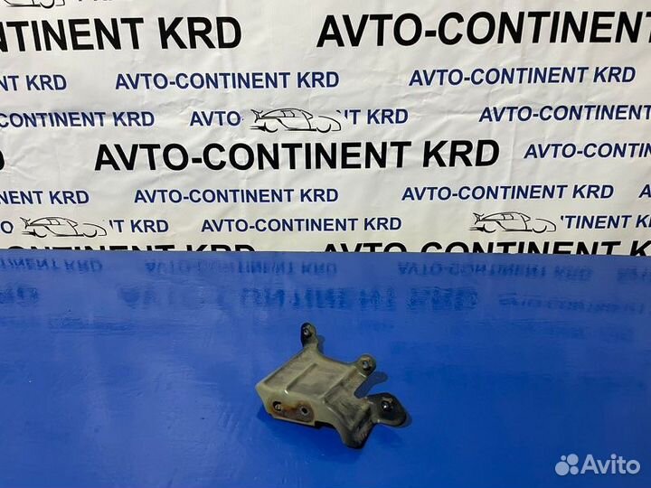 Крепление крыла переднее левое Honda Elysion RR5